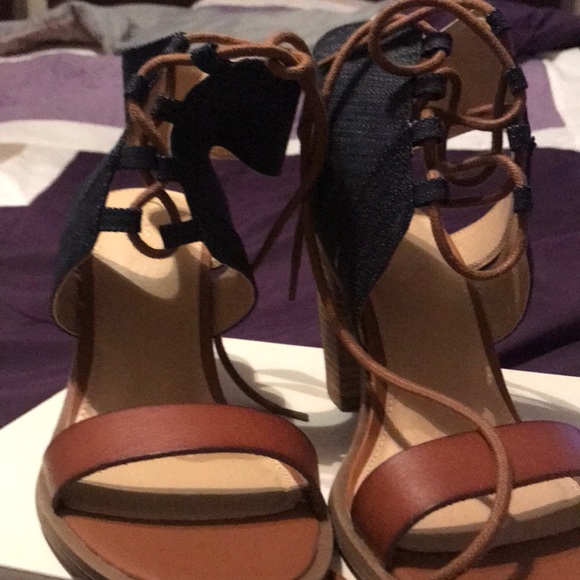 Shoes - Picture 1 of 4